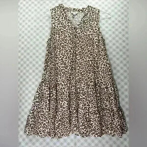 Nine West Blouse Women M Large Leopard Print V-Neck Sleeveless Ruffle Bottom